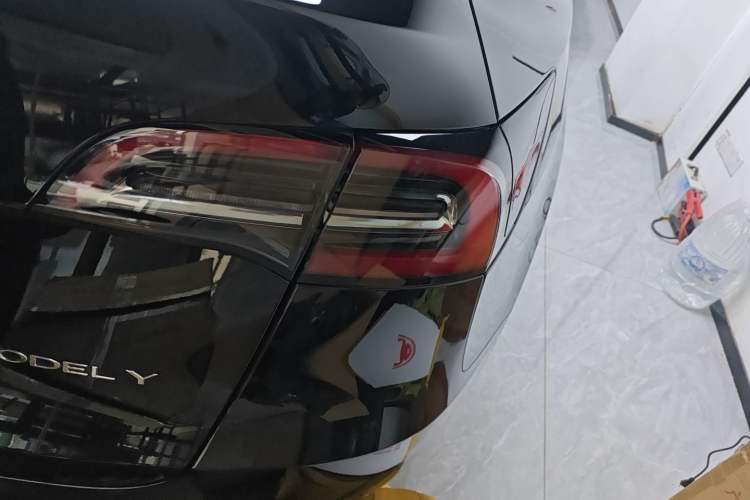 Used Tesla Model Y 2023 Long-Range All-Wheel-Drive Version