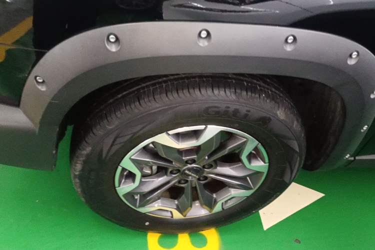 Used Haval DARGO 2024 2.0T DCT Chinese Rural Dog Edition Left Front Wheel Hub