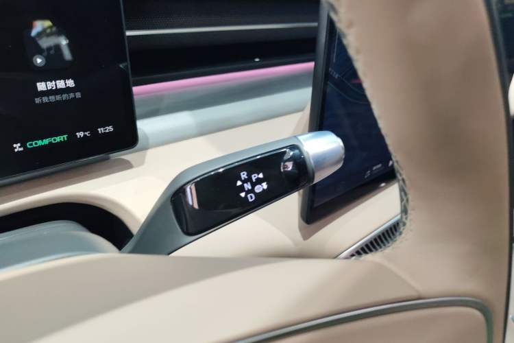 Used XPeng X9 2025 740 Ultra-Long Range Max