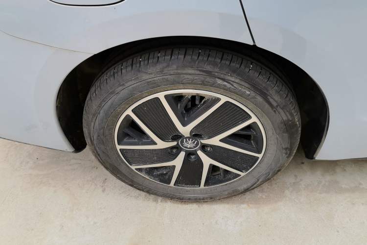 Used BYD Qin L 2025 DM-i Smart Drive 120KM Superior Model
