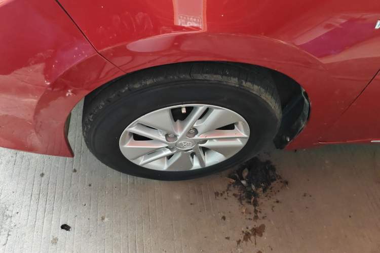 Used Toyota Corolla 2014 1.6L CVT GL-i Left Front Wheel Hub