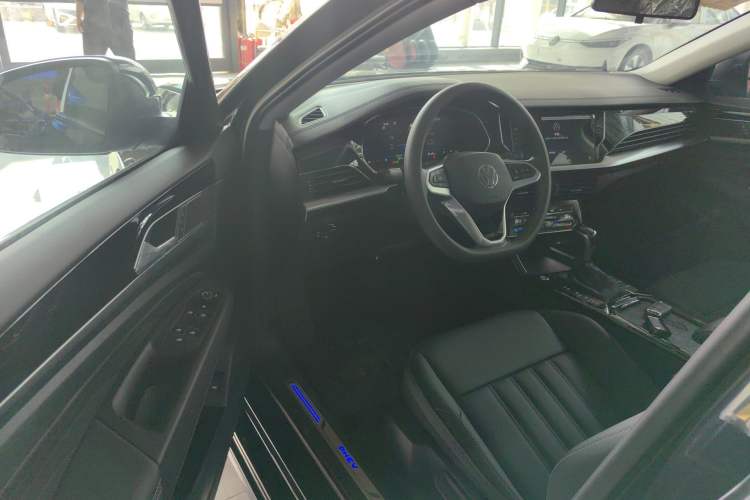 Used Volkswagen Passat New Energy 2025 430 PHEV Hybrid Business Edition Driver Seat