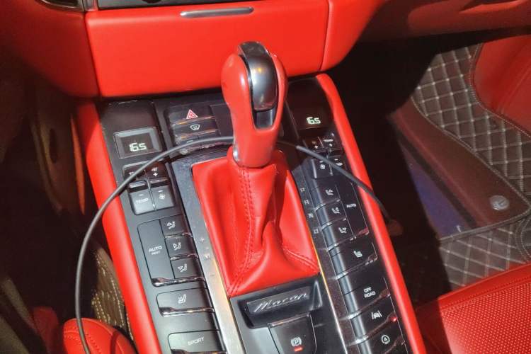 Used Porsche Macan 2017 Macan 2.0T Gear Lever