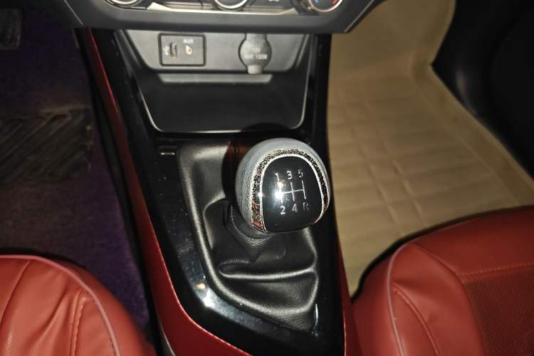 Used Nissan Lannia 2016 1.6L Manual Cool Edition
