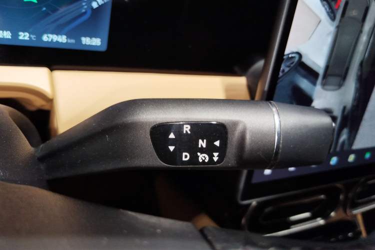 Used Leapmotor C11 2024 Range-Extended 200 Smart Enjoyment Edition Gear Lever