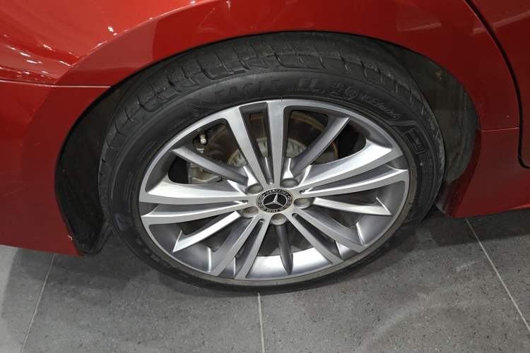 Used Mercedes-Benz CLS 2018 CLS 300 Luxury Model Exterior 5