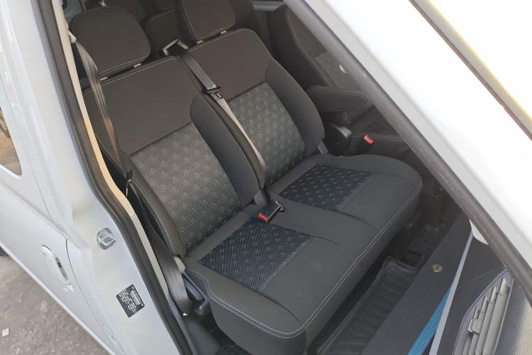 Used SAIC MAXUS Xintu V80 2025 PRO Aoyuntong 2.0T Automatic Long-Wheelbase Mid-Roof Model with 6/7/8/9 Seats
