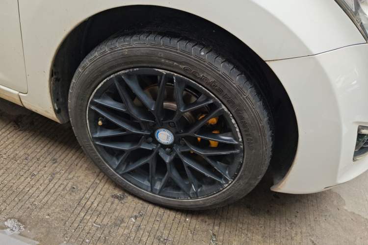 Used Hyundai Elantra (5th Generation / Langdong) 2016 1.6L Automatic Smart Version Right Front Wheel Hub