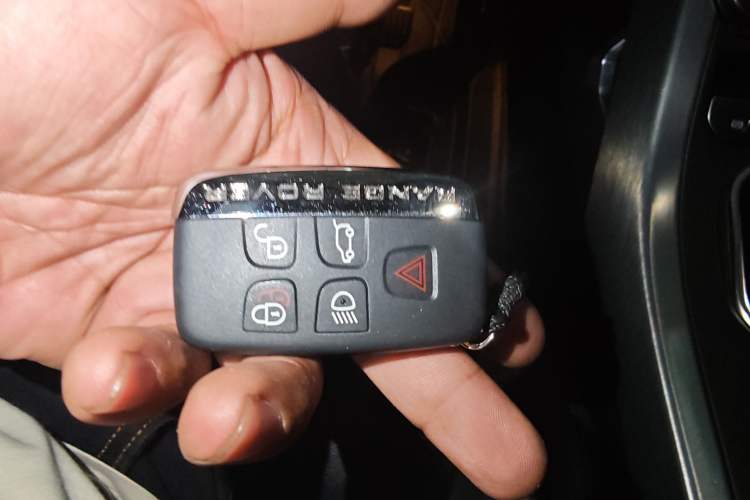 Used Land Rover Range Evoque 2018 240 PS SE Smart Brilliance Edition
