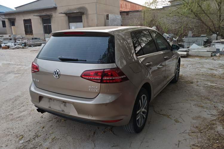 Used Volkswagen Golf 2017 230TSI Automatic Luxury Million-Vehicle Commemorative Edition Rear Right 45 Deg