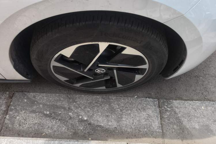 Used Volkswagen ID.3 2023 Upgraded Model Pure Intelligent Enjoyment Version Right Front Wheel Hub