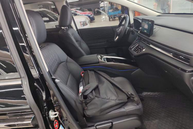 Used Honda Elysion 2022 2.0L eHEV Luxury First Edition
