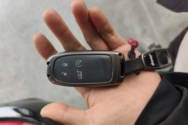 Used Jeep Cherokee 2021 2.0T Four-Wheel Drive 80th Anniversary Edition
