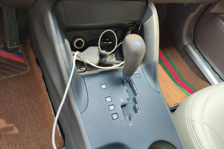 Used Hyundai ix35 2013 2.0L Automatic 2WD Comfort GL China IV Standard Gear Lever