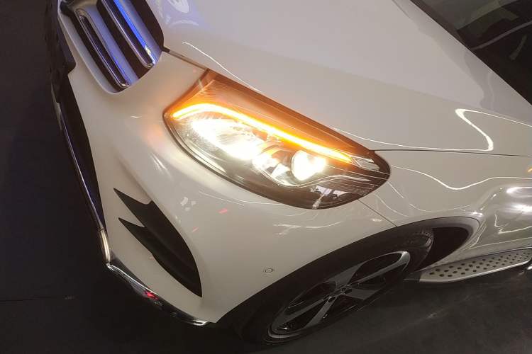 Used Mercedes-Benz GLC 2019 Facelift GLC 260 L 4MATIC Luxury Model
