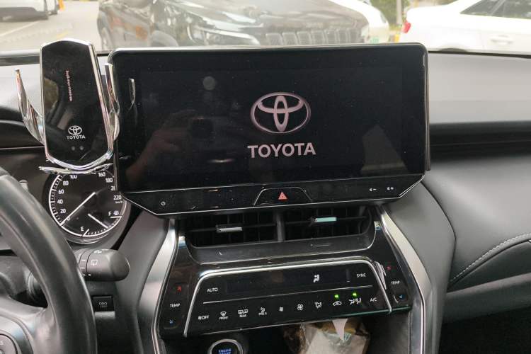 Used Toyota Harrier 2022 2.0L CVT Two-Wheel Drive Deluxe Edition