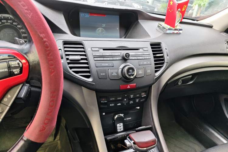 Used Honda Spirior 2013 2.4L Luxury Edition Audio And AC Panel