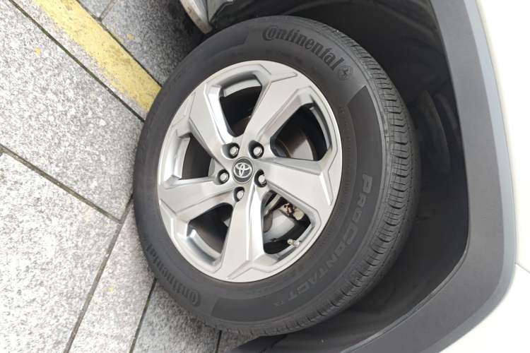 Used Toyota RAV4 2022 2.0L CVT Two-Wheel Drive Fashion Plus Edition