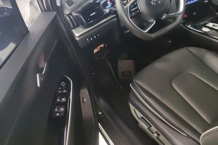 Used Hyundai Custo 2024 270TGDi LUX Prestige Edition
