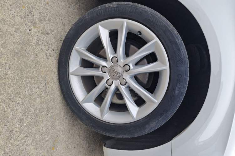 Used Audi A3 2015 Sportback 35 TFSI Millionth Anniversary Comfort Model Right Front Wheel Hub