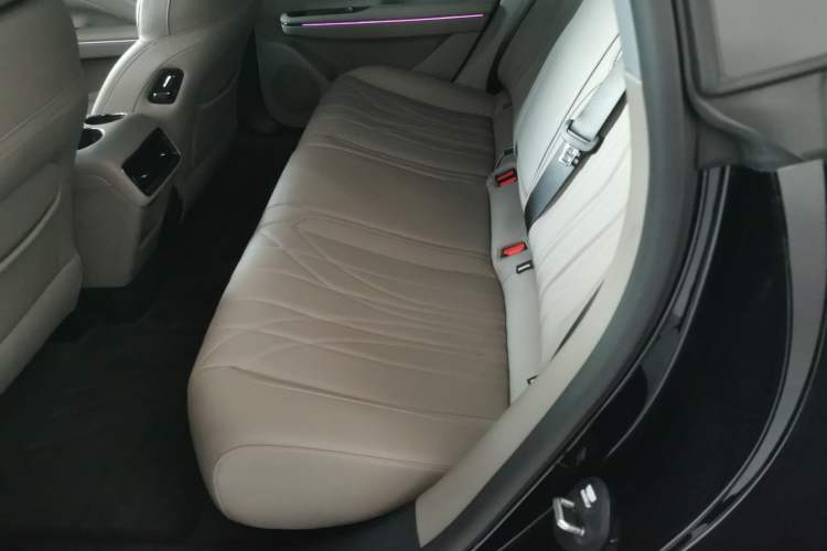 Used Geely Galaxy Galaxy 8 2025 130km EM-i Prestige Edition