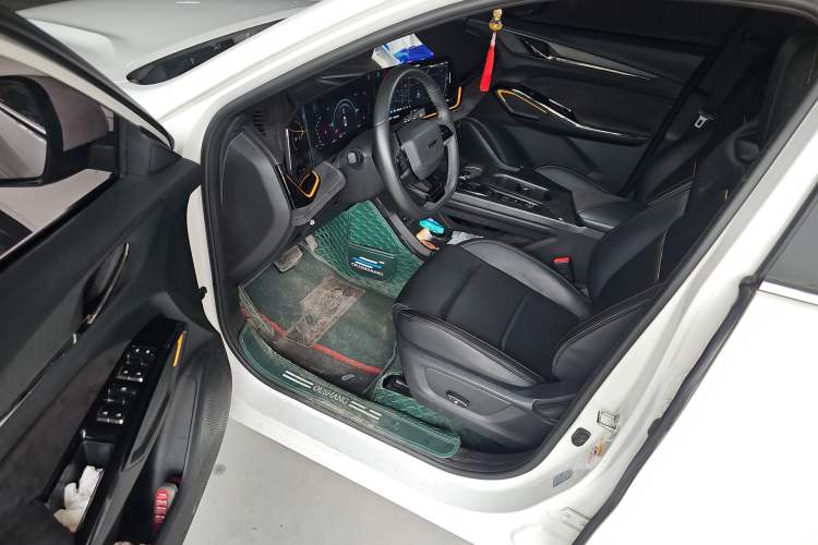 Used CHANGAN OSHAN X5 PLUS 2023 Revised Version 1.5T DCT Navigation Edition
