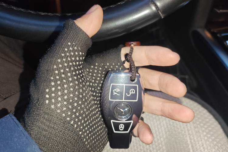 Used Mercedes-Benz E-Class 2015 Facelift E 200 L
