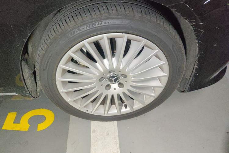 Used Mercedes-Benz Maybach S-Class 2018 S 450 4MATIC Right Front Wheel Hub