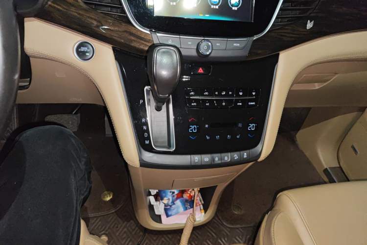 Used Buick GL8 2018 ES 28T Flagship Model China VI Standard
