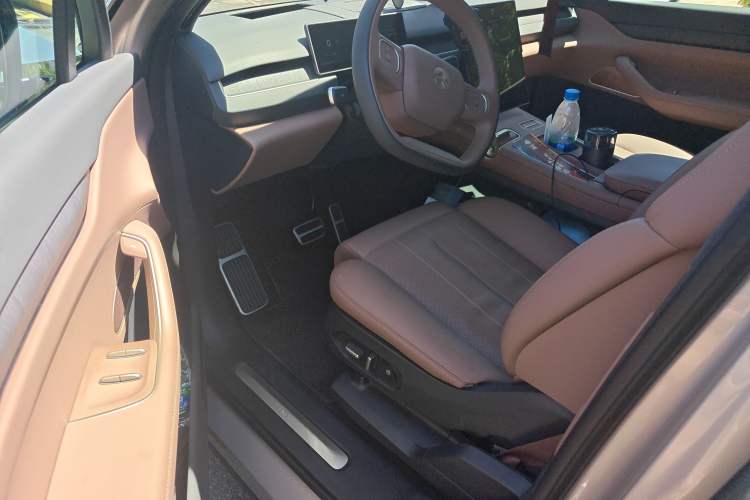 Used Nio ES8 2024 75 kWh
