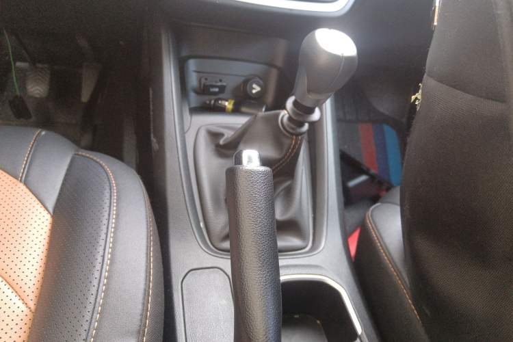 Used Wuling Hongguang S3 2019 1.5L Manual Comfort Model China VI Standard