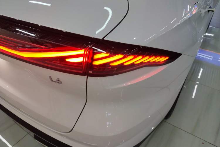 Used Geely Galaxy L6 2024 125km PLUS Dragon Edition
