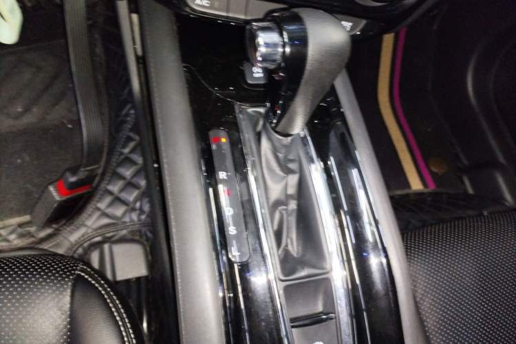 Used Honda Vezel 2020 1.5L CVT Pioneer Edition
