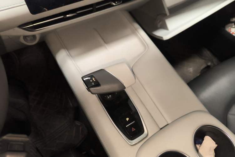 Used CHANGAN UNI-Z New Energy 2024 Blue Whale Smart Electric iDD 125km Beyond Edition
