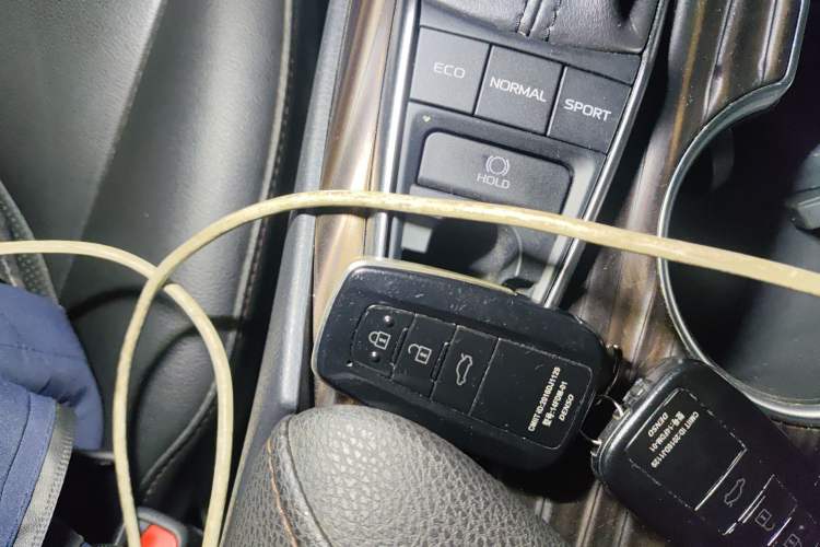 Used Toyota Camry 2018 2.5G Luxury Edition Vehicle Key