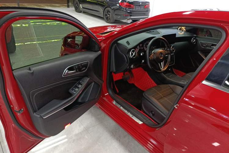 Used Mercedes-Benz A-Class 2015 A 200 Fashion Model Driver Seat