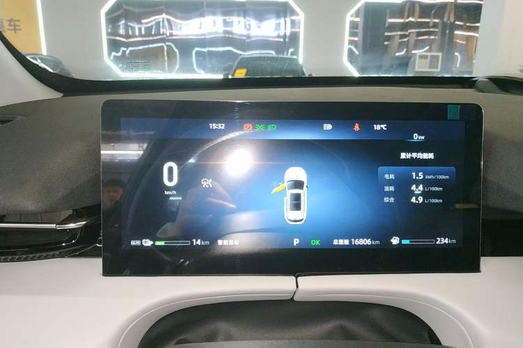 Used Changan UNI-Z New Energy 2024 Blue Whale Smart Electric iDD 125km Beyond Edition