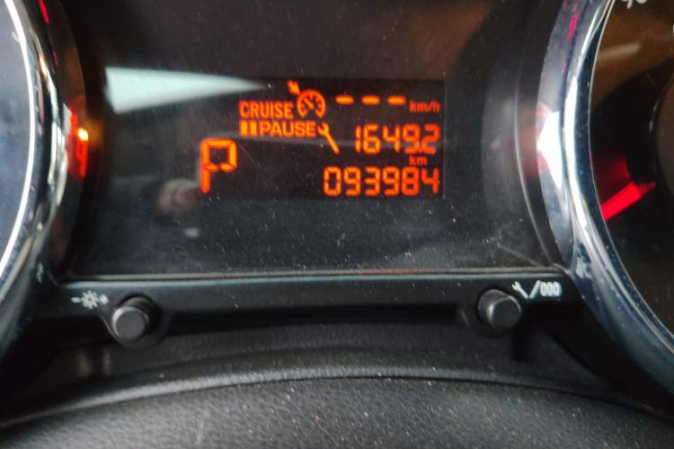 Used Peugeot 3008 2011 1.6T Fashion Edition Odometer Close Up