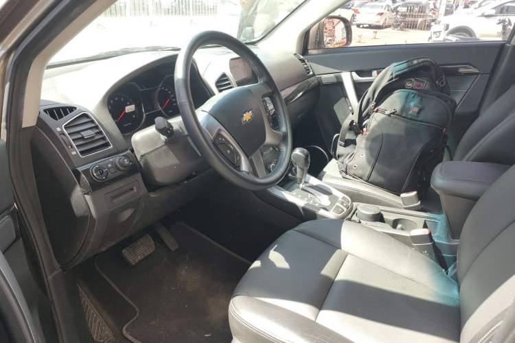 Used Chevrolet Captiva 2017 2.4L 4x4 Flagship Edition 7-Seater Driver Seat