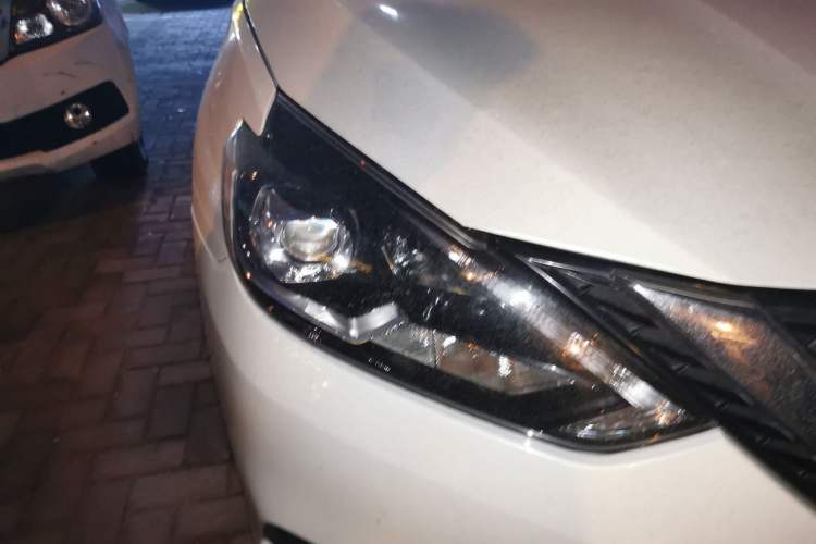 Used Nissan Sylphy 2016 1.6XV CVT Smart Enjoyment Version Right Front Headlight