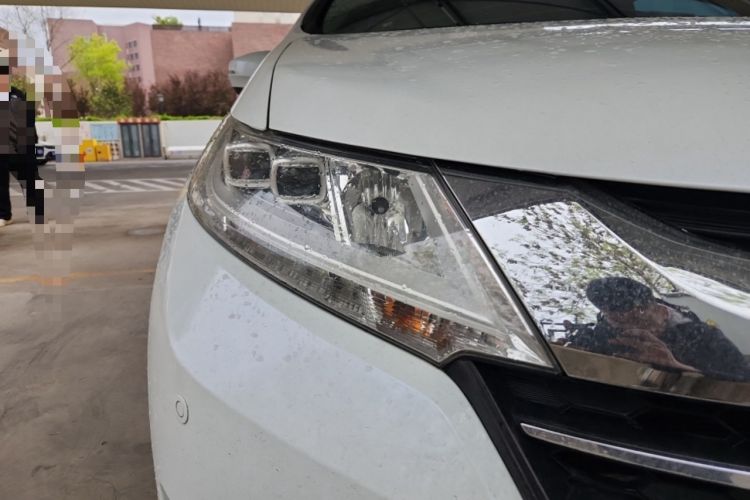 Used Honda Odyssey 2015 Updated Version 2.4L Smart Edition Right Front Headlight