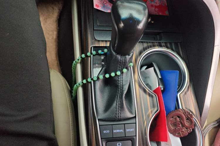 Used Toyota Camry 2018 2.5G Luxury Edition Gear Lever