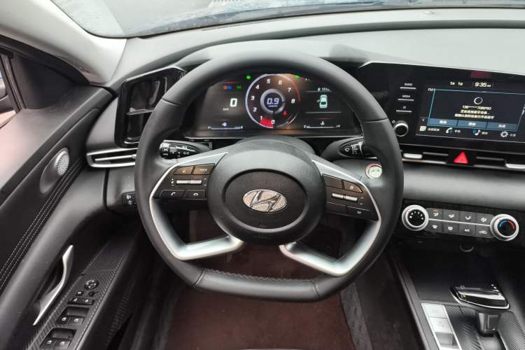 Used Hyundai Elantra 2022 1.5L CVT GLX Elite Edition Steering Wheel