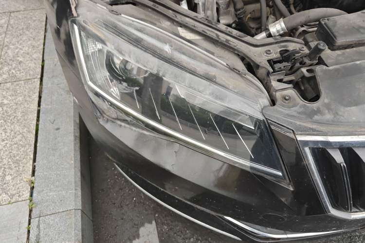 Used Skoda Superb 2018 TSI280 DSG Comfort Edition China V Standard Right Front Headlight