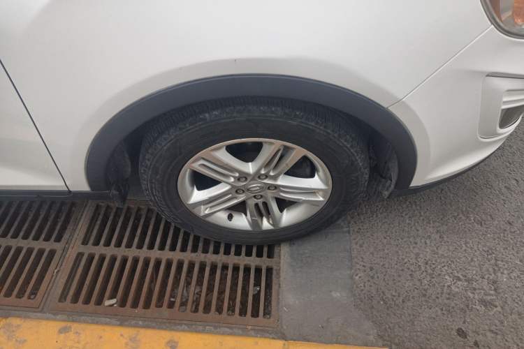 Used GAC Trumpchi GS5 2014 2.0L Automatic Two-Wheel Drive Deluxe Edition Right Front Wheel Hub