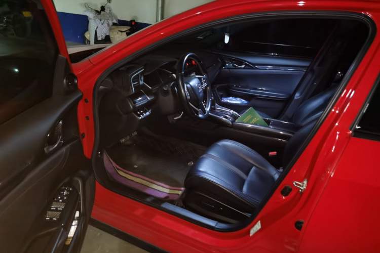 Used Honda Civic 2021 HATCHBACK 220TURBO CVT Dynamic Control Driver Seat