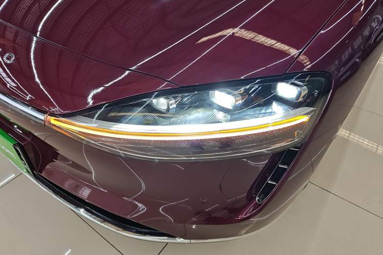 Used Hima Stelato S9 2024 All-Electric Ultra Four-Wheel-Drive Flagship Edition Left Front Headlight