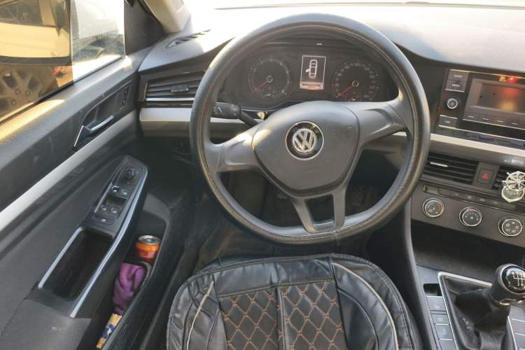 Used Volkswagen Bora 2019 Revised Version 1.5L Manual Fashion Edition China VI Standard Steering Wheel