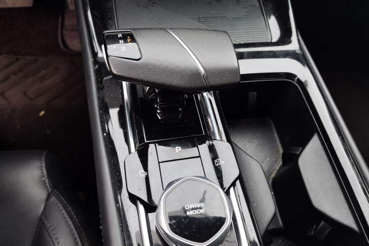 Used CHANGAN Ruicheng PLUS 2023 1.5T DCT Prestige Edition Gear Lever