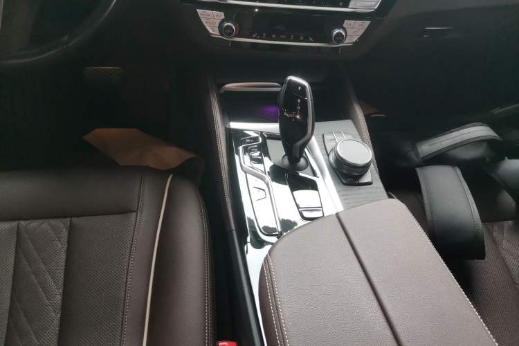 Used BMW 5 Series New Energy 2022 Restyled 535Le M Sport Package Gear Lever